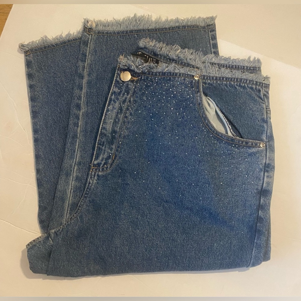 Just Blu Capris With Bling Dust SUPER CUTE